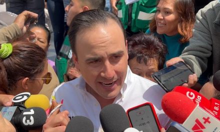 Manolo Jiménez se compromete con Saltillo para mejorar el transporte