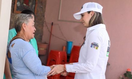 Edna Dávalos busca el voto y recorre colonias de Ramos Arizpe