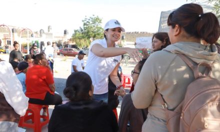 Edna Dávalos entrega propuestas en 5 colonias de Ramos Arizpe