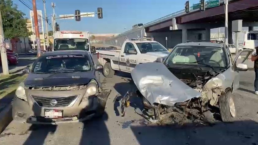 Lo encandila el sol y provoca accidente en Saltillo