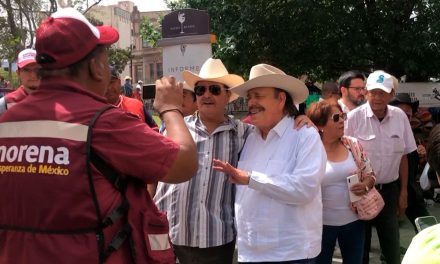 Hace campaña Guadiana en Saltillo