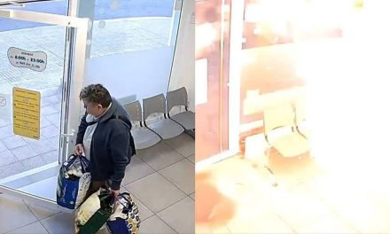 ¿Qué pasó? Hombre se salva por segundos de una explosión en una lavandería  (video)