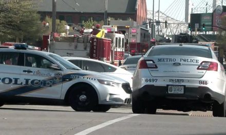 Hombre realiza un tiroteo en banco de  Louisville, Kentucky donde mueren 5 personas