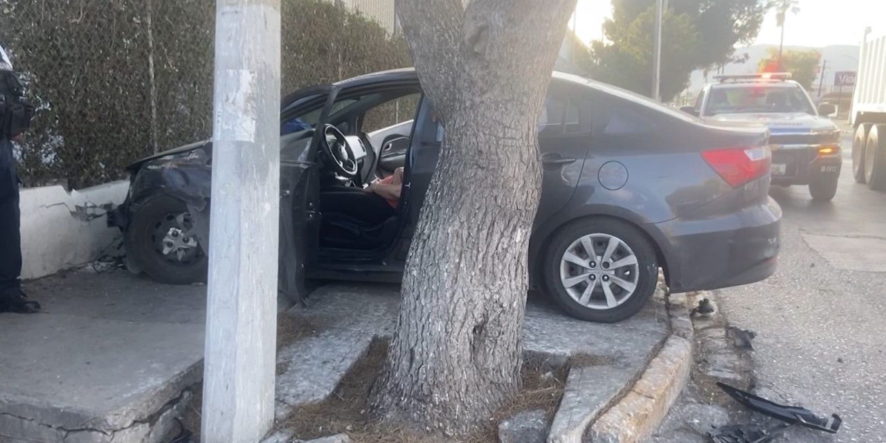Dos personas resultan lesionadas en choque en blvd Coss