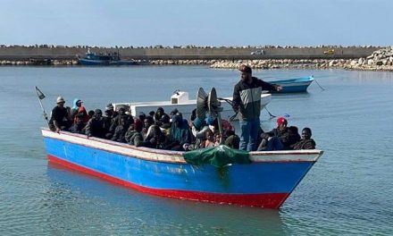 Fallecen 55 migrantes en naufragio frente a las costas de Libia