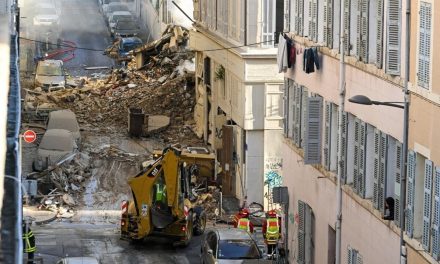 Se derrumba edificio en Marsella y deja cinco personas heridas