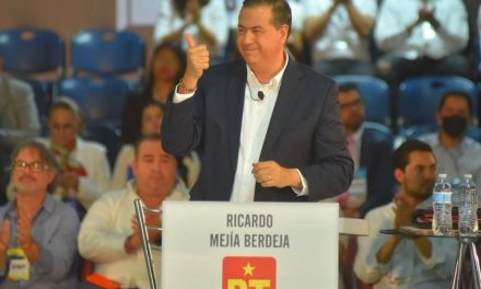 Ricardo Mejía participa en segundo debate