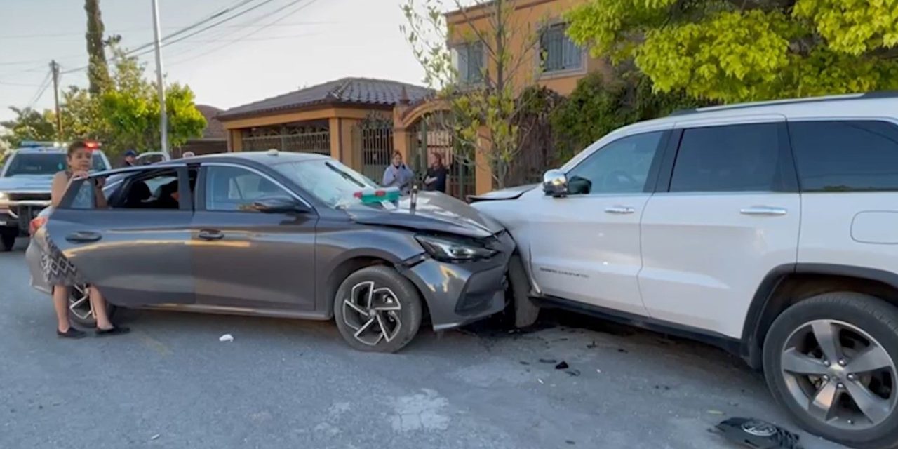 Menor de 15 años maneja en estado inconveniente y termina causando destrozos en Saltillo
