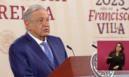 AMLO aparece de sorpresa en la mañanera tras contagio de covid-19