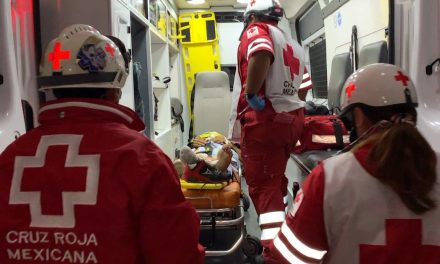 Motociclista termina grave tras accidente en la carretera a Torreón