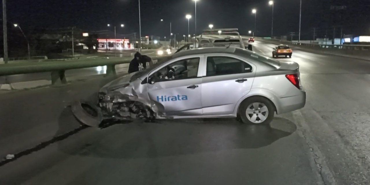 Muro evita que  conductor saliera volando en Saltillo