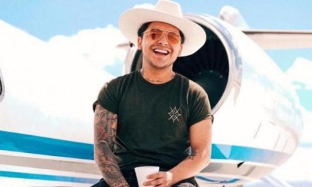 Christian Nodal deja la música para iniciar su carrera de comentarista deportivo