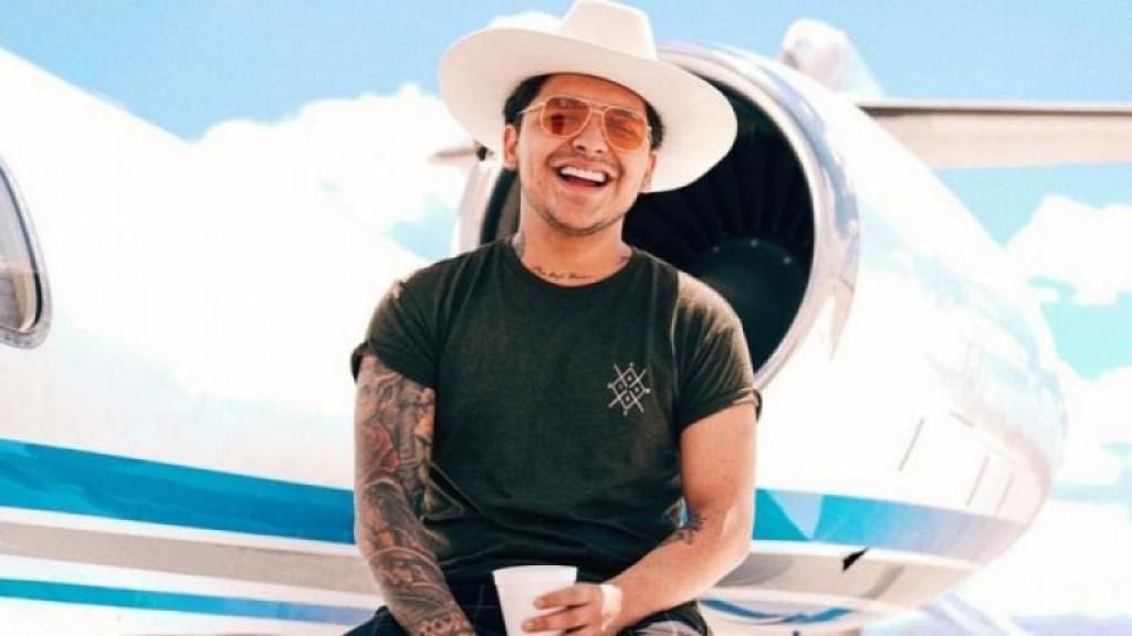 Christian Nodal deja la música para iniciar su carrera de comentarista deportivo