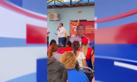 Ricardo Mejía se compromete con los jóvenes de Coahuila