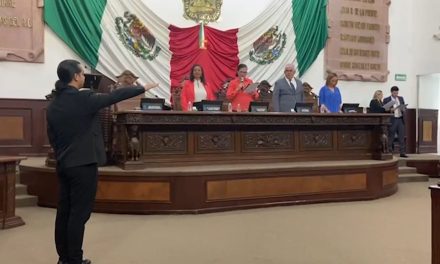 Toma protesta Óscar del Bosque como diputado local en Saltillo