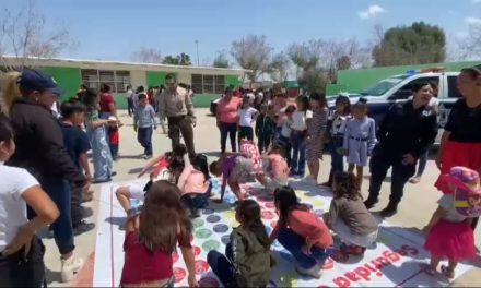 Festeja Policía de Ramos Arizpe a los niños con Feria de la Seguridad Infantil en Paredón