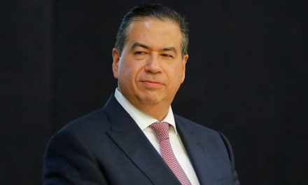 Ricardo Mejía Berdeja fue el hombre que autorizó el contrato en estancia migratoria en Ciudad Juárez