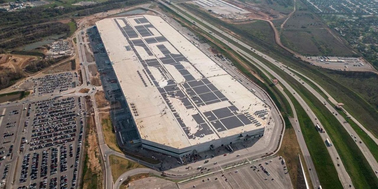 Son necesarios los vuelos comerciales ante la llegada de TESLA a Santa Catarina