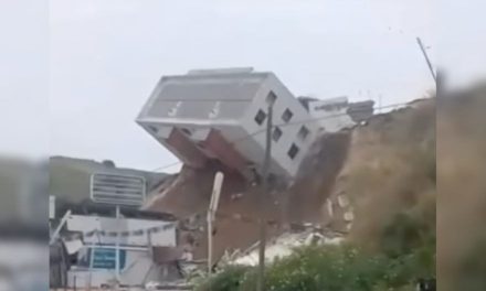 Así fue le momento en que colapsaron unos edificios en Tijuana (video)