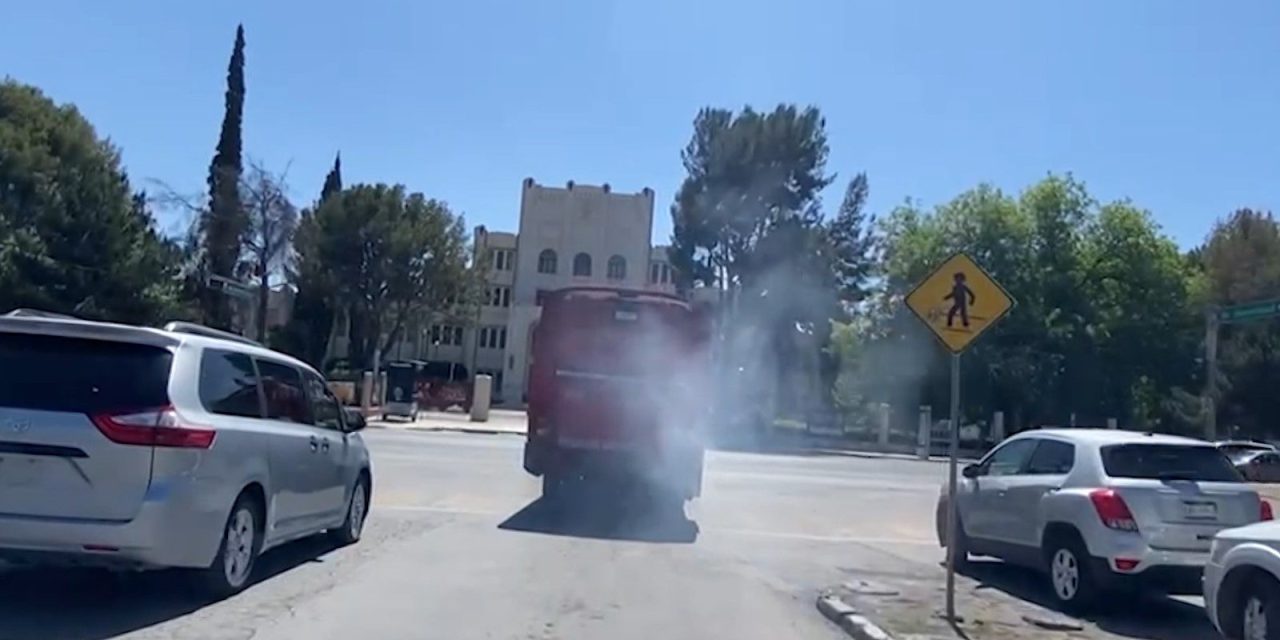 Unidad de transporte público circula en malas condiciones por todo Saltillo