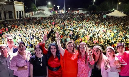 Festejan a madres de Sabinas