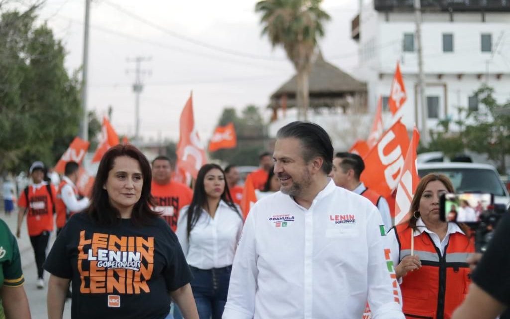 Mantiene Lenin contacto con la ciudadanía