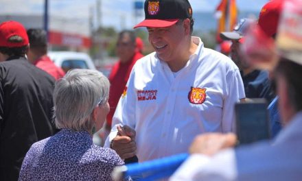 Promete Mejía desarrollo para la región Centro