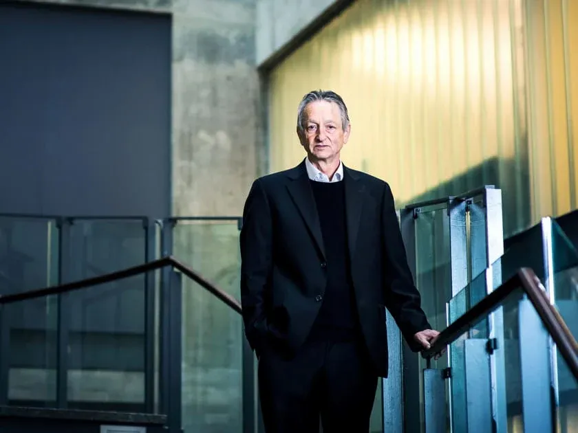 La inteligencia artificial podría tener serios riesgos para la humanidad: Geoffrey Hinton