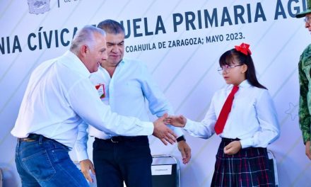 Destacan importancia de la educación en la sociedad de Torreón