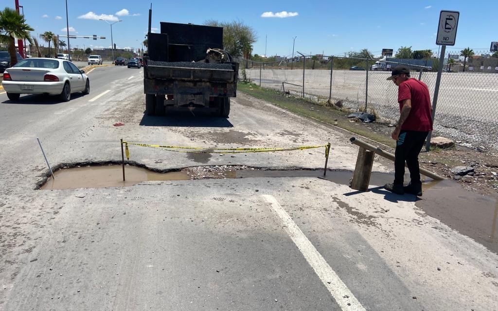 Realizan bacheo tras lluvias en Torreón