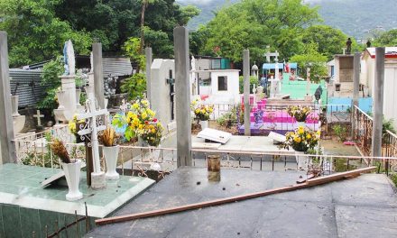 Esperan más de 2 mil visitantes durante el 10 de mayo en panteones de Ramos Arizpe