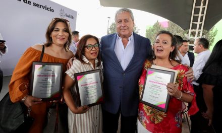 Reconocen a trabajadores municipales de Saltillo
