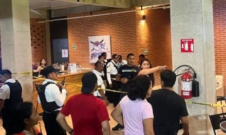 Muere aficionado en el estadio de los Piratas de Campeche y finalizan el partido