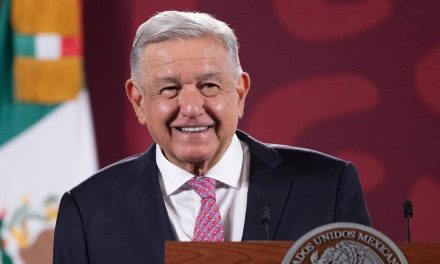 AMLO presenta su declaracion patrimonial; recibe un ‘extra’ de 19 mil pesos por pensión de adultos mayores