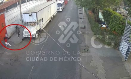 Video: Asaltan y golpean a un joven en calles de la CDMX; cámaras encuentran a los delincuentes