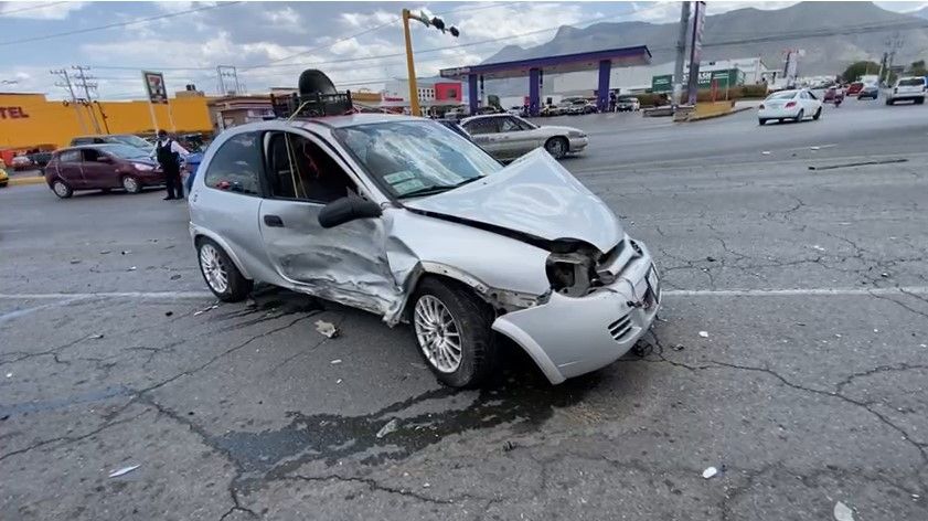Menor provoca accidente en Saltillo y tres personas resultaron lesionadas