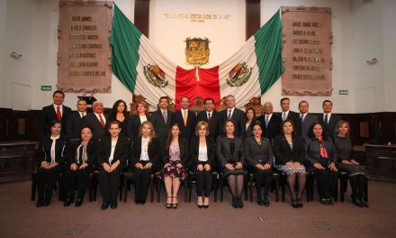 Toman protesta diputados suplentes en Coahuila