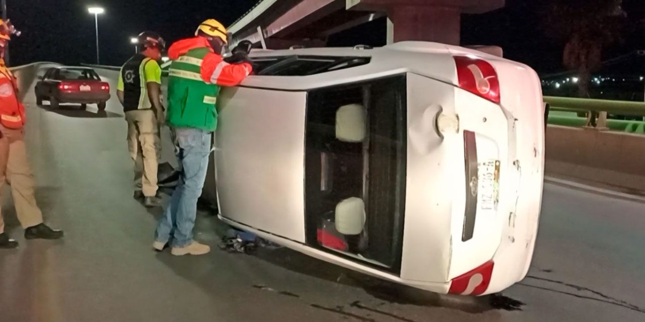 Ebrio vuelca en ‘El Sarape’ y termina detenido