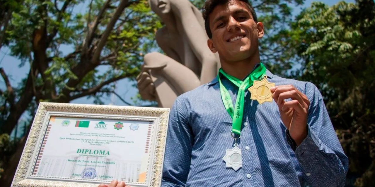Orgullo mexicano, estudiante gana oro y plata en competencia internacional de matemáticas