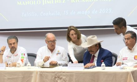 Candidatos a gobernador firman acuerdos por el magisterio en Coahuila