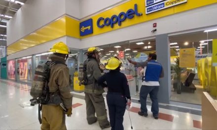 Evacúan a personal y clientes de tienda departamental en Saltillo