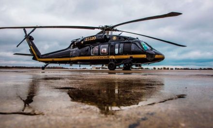 Despliegan helicópteros y fuerzas especiales en Texas contra migrantes