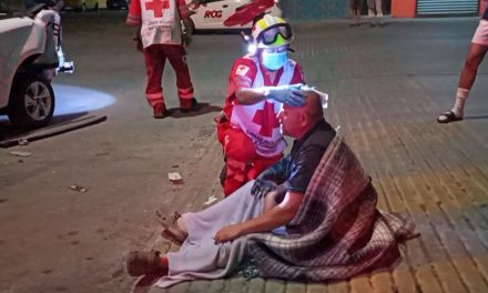 Lo chocan y responsable huye en la colonia Zaragoza de Saltillo