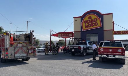 Alarma incendio en negocio de pollos asados en Saltillo