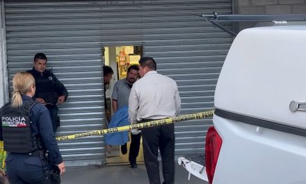Infarto termina con vida de hombre al interior de tienda de autoservicio en Saltillo