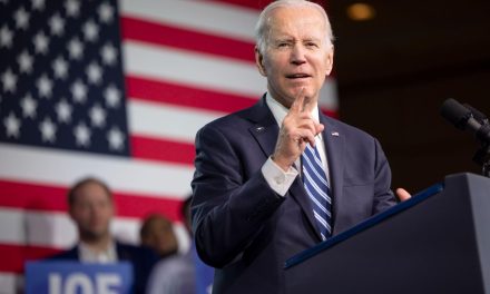 Biden pide prohibir rifles de asalto tras enésimo tiroteo masivo en Estados Unidos