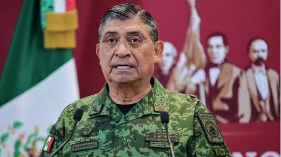 Luis Cresencio Sandoval acepta que compró departamento en Huixquilucan