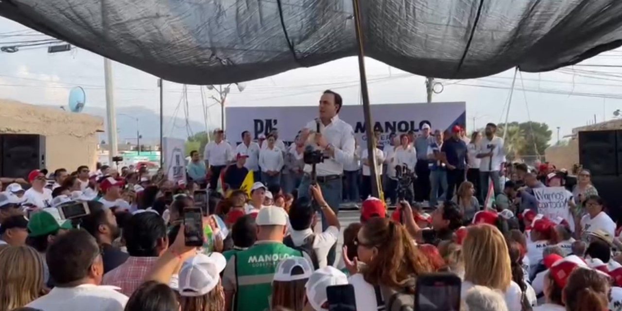 Entrega Manolo Jiménez su propuesta en el barrio del Ojo de Agua