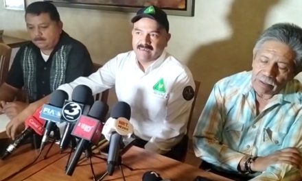 Con marcha pacífica buscan preservar tradiciones en Coahuila como carreras de caballos y peleas de gallos
