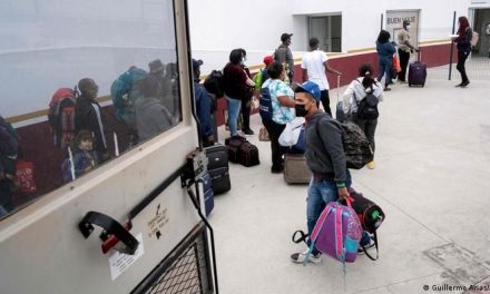 El momento en que rescataron a 113 migrantes secuestrados en Sonora  (video)